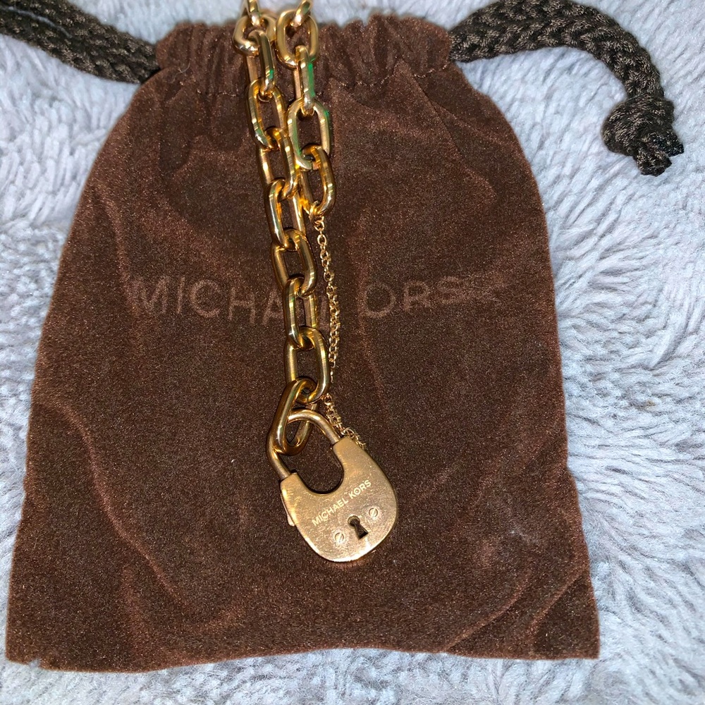 Michael kors gold key lock bracelet 🔐